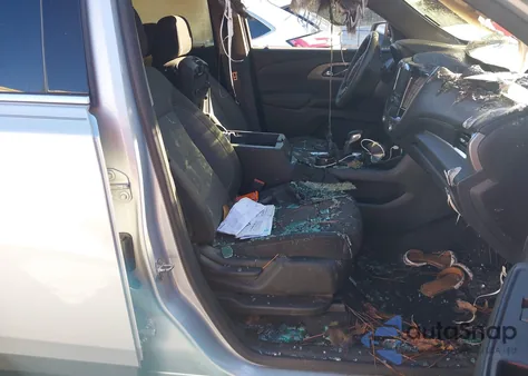 2021 Chevrolet Traverse Fwd Ls z USA, uszkodzony, nr VIN 1GNERFKW4MJ181031